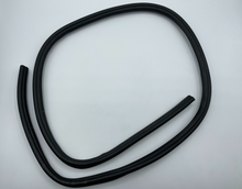 Load image into Gallery viewer, Datsun S30 (240Z, 260Z, 280Z) Outer Upper Rear Hatch Seal
