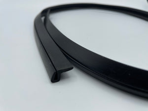 Datsun S30 (240Z, 260Z, 280Z) L/R Rear Hatch Outer Seal Weatherstrip